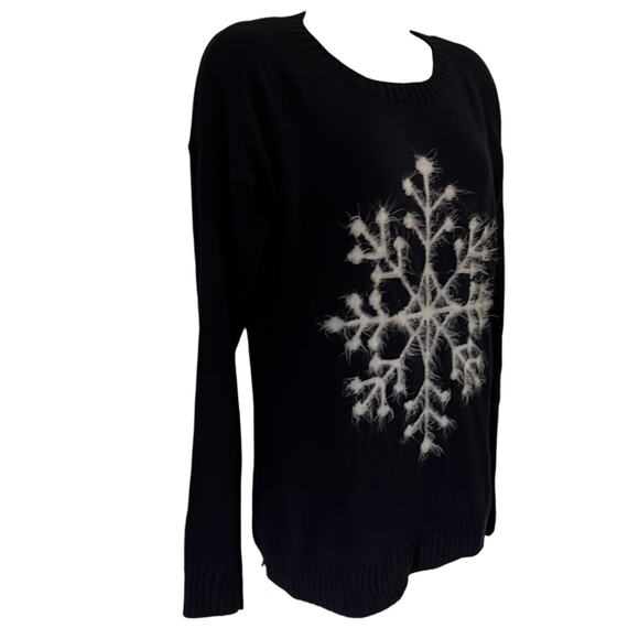 Navy Blue and White Fuzzy Snowflake Sweater Woman Size Medium Slouchy - Picture 2 of 9